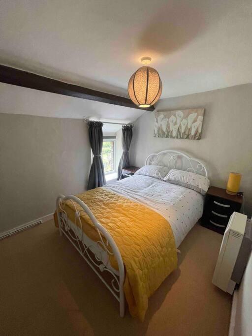 Yew Tree Cottage, 3 Bedroom, 4 Church Row Defynnog Holiday home *