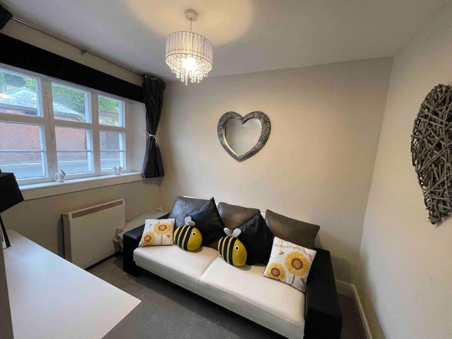 Yew Tree Cottage, 3 Bedroom, 4 Church Row Defynnog Holiday home Devynock