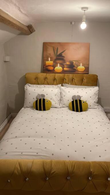 Yew Tree Cottage, 3 Bedroom, 4 Church Row Defynnog