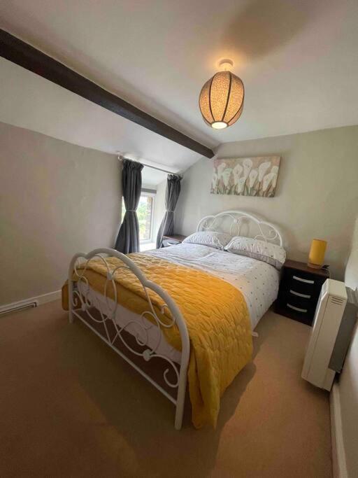 Yew Tree Cottage, 3 Bedroom, 4 Church Row Defynnog Devynock