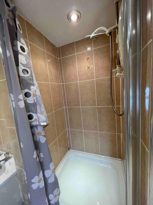 Yew Tree Cottage, 3 Bedroom, 4 Church Row Defynnog